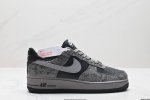 公司级耐克nike Air Force 1‘07 空军一号低帮百搭休闲运动板鞋。柔软、弹性十足的缓震性能和出色的中底设计，横跨复古与现代的外型结合，造就出风靡全
