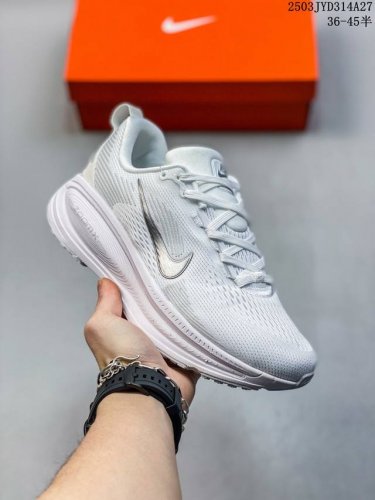 200 造舒适迈步体验,助力日常畅跑！耐克Nike Vomero 18 Zoomx佛莫罗18代系列低帮轻质缓震透气休闲跑步鞋 Hm6804 007 码数：36