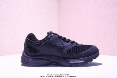 Nike 耐克 男女鞋真标半码制，原楦原纸版开发版型，采用环保纤维革饰片组合网眼布鞋面材质，耐弯折热塑框架支撑鞋身，中底搭载Eva轻量缓震，外置防滑耐磨橡胶底片