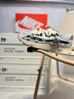 耐克 Nike p-6000 Laser Blue 复古科技个性运动老爹鞋 该鞋款鞋面采用纵横交错的覆面 重现 2000 年代跑鞋风格 同时搭配缓震鞋垫 带来舒