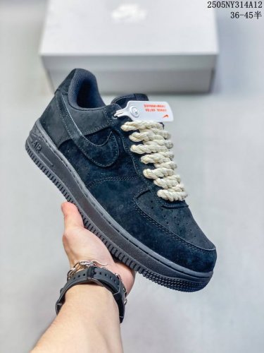 公司级耐克Nike Air Force 7 Lv8空军一号低帮百搭休闲运动板鞋。柔软、弹性十足的缓震性能和出色的中底设计，横跨复古与现代的外结合，造就出风靡全球