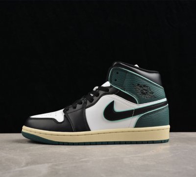 air Jordan 1 Mid Aj1 乔1蛇纹黑绿脚趾 中邦篮球鞋 Fq7818-100 #整双鞋以经典的黑白配色造型出现，鞋面部分以皮质打造。而设计亮点出