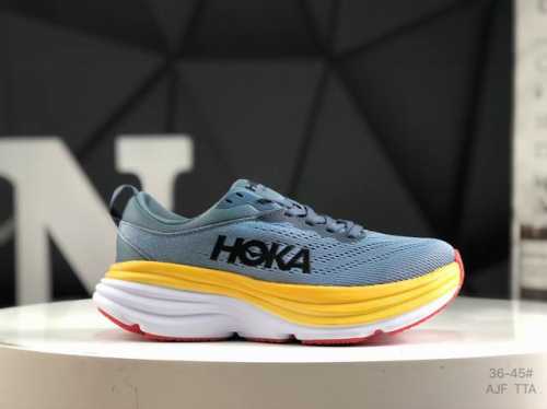 真标带半码小红书推荐 红卡 Hoka W Bondi 8全新配色 这个品牌来自于新西兰的毛利语，Hoka表示大地，One One表示飞越，连起来就是飞越地平线，