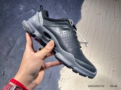 新品上市实拍 ecco爱步 广东原版透气 配备原版三件套 防尘纸 高弹大底 全头层牛皮 新款百搭休闲款 纯手工制成 鞋面走线工整 清晰质感 原单品质 拼接运动透