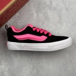 本地180 核心私 万斯 Vans Knu-Skool 面包鞋 坎普尔·茱利安系列低帮复古硫化休闲运动板鞋“肥胖版大Logo” 要说整个年最为热门的鞋型之一，「