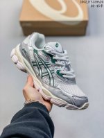 Asics 亚瑟士透气网眼鞋面配合部分合成革材质 采用全新Ahar+橡胶材质,更加耐磨日本专业跑鞋品牌 Asics 亚瑟士 Tiger Gel-Nyc户外越野休
