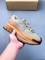 公司级！耐克Nike Zoom Vomero Roam 潮流低帮休闲运动鞋 Nike Zoom Vomero Roam 专为城市环境匠心设计，是潮湿天气的理想之