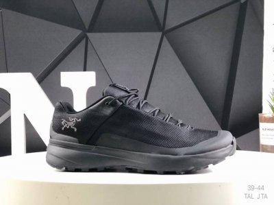 400 arcteryx Kopec Gtx 始祖鸟户外防水透气低帮徒步登山鞋 Arcteryx中文名始祖鸟，加拿大户外服饰品牌，1989年创立于加拿大温哥华。