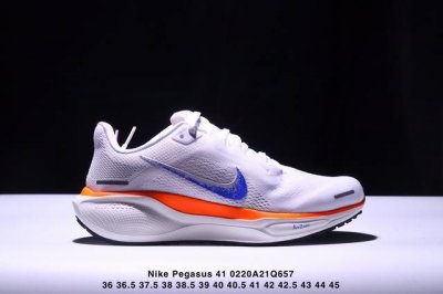 Nike 飞马新鞋 触感柔软，质感升级！随着“耐克 蓝图 系列”在巴黎的盛大发布，全新一代 登月41代 Nike Pegasus 41也正式登场啦！Nike P