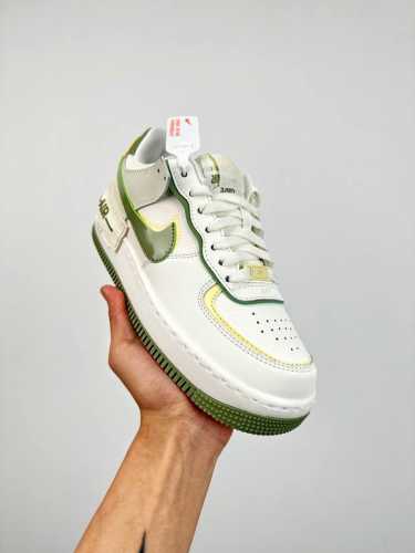 Air Force 1 Shadow 轻量增高低帮百搭板鞋 拼接马卡龙 全新少女系解构主义设计 双层轻量eva发泡中底+防滑rb橡胶外圈底鞋底 货号：Fn633