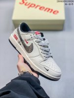 耐克 Nk Sb Dunk Low 斯图西联名Mr.Vera设计师 高端定制 低帮休闲运动板鞋独家版型，柔软皮革鞋面，冲击视觉和脚感体验 定制鞋盒 大厂纯原品质