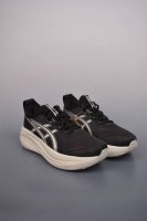 260 Gel Nimbus 27代 专业跑鞋 Asics 日本田径队奥运系列 此种置于中底内部的自适应发泡材料 可在每一次冲击后帮助足弓重新定位 强化迈步时