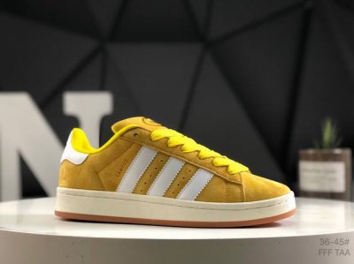 Adidas Originals Campus 00S 学院系列面包风经典复古低帮百搭休闲运动板鞋 鞋身采用绒面皮料搭配白色常规皮革 质感上还是延续了经典 Ca