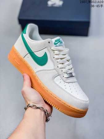 公司级耐克nike Air Force 1 Low 空军一号低帮百搭休闲运动板鞋。柔软、弹性十足的缓震性能和出色的中底设计，横跨复古与现代的外型结合，造就出风靡 - 点击图像关闭