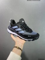 公司级Adidas Terrex Skychaser Tech Gtx 舒适 减震防滑耐磨 低帮 徒步登山鞋 看起来像普通运动鞋的徒步鞋，才是绝大多数人日常户外