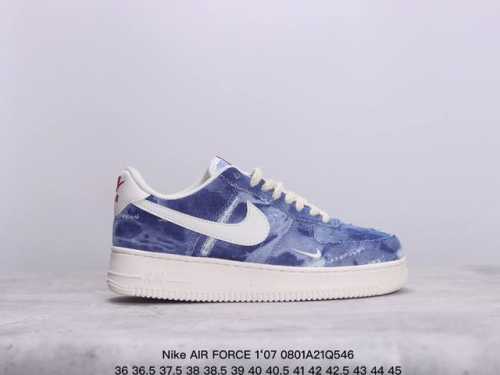 真标耐克nike Air Force 7 空军一号低帮百搭休闲运动板鞋。柔软、弹性十足的缓震性能和出色的中底设计，横跨复古与现代的外型结合，造就出风靡全球三十多