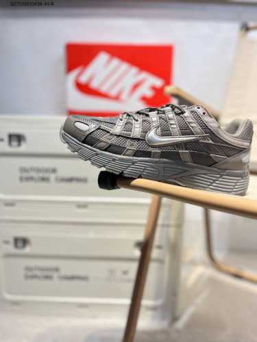 耐克 Nike P-6000 Laser Blue 复古科技个性运动老爹鞋。该鞋款鞋面采用纵横交错的覆面，重现 2000 年代跑鞋风格，同时搭配缓震鞋垫，带来舒