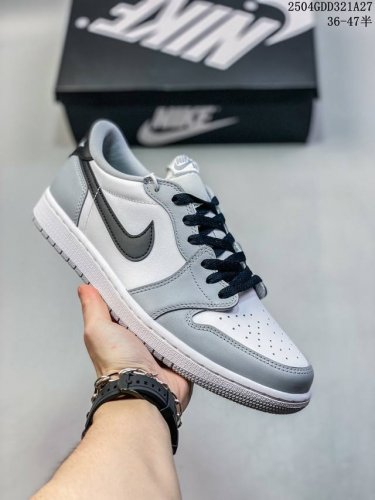 真标带半码 Jordan 乔丹 原楦型开发纸版，采用软质牛培皮革鞋面材质这双Aj也太小清新了，耐克Nike Air Jordan 1 Low Releasing