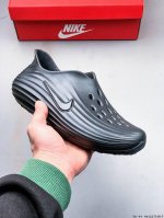 Nike Reactx Rejuven8男子凉鞋采用质感柔软且出众回弹的 Reactx泡绵，缔造非凡舒适的日常穿着体验，助你保持活力。鞋面透气孔设计，营造出色透