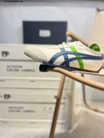 z版头层福利 Onitsuka Tiger Mexico 66 亚瑟士鬼冢虎复古经典板鞋 产品从款式颜色造型上体现出追求舒适和细节的完美 鞋类更是推崇手工制作的
