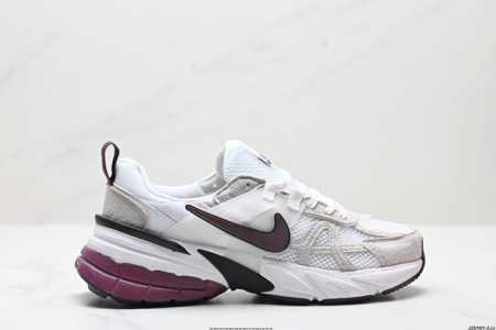 公司级耐克Nike V2K Run跑步鞋复古风潮 网面透气运动鞋 灰银紧致的鞋面材质提供良好的包裹性鞋侧 Swoosh以及鞋头部分搭配增添不少亮点的镀铬细节鞋垫 - 点击图像关闭