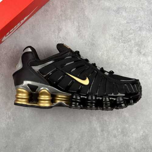 本地 核心私 Nike Shox Tl 全掌气柱缓震休闲运动跑步鞋 13柱令机械力学缓震性能跃升新层次。采用透气网眼鞋面和全掌型 Nike Shox 技术，革新