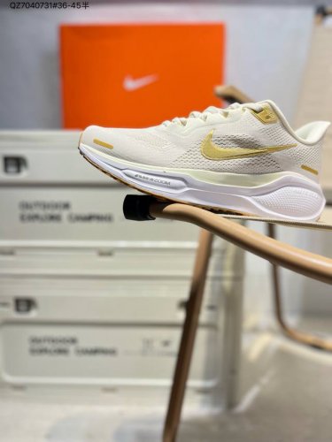 170（原150降价） Nk Air Zoom Pegasus 41 登月跑鞋 登月41代超轻网面跑步鞋 脚跟区域营造出色舒适度，而在鞋底部分，搭载全掌型Zoo