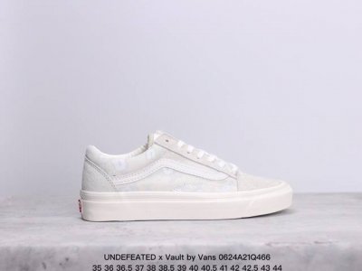 Undefeated X Vault By Vans 应“U”尽“U”Vault By Vans 再次携手老朋友undefeated将经典又熟悉的标志性“U-M