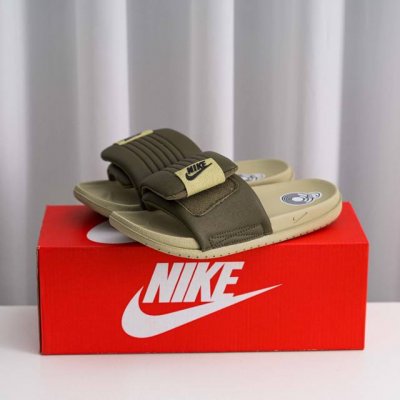 核心私 Nike Asuna Slide 可调节机能夏季拖鞋 鞋面侧边加入独特的束绳结构 可让你快速调节贴合度 满足不同包裹需求 鞋底为双层设计 上层泡棉柔软舒