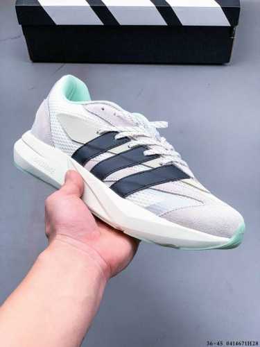 Adidas Lightblaze 舒适防滑 新款阿迪达斯低帮跑步鞋 极致轻盈的Lightweight Upper设计 带来近乎裸足的舒适体验 中底采用尖端科技