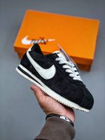 Nike Classic Cortez经典阿甘休闲跑步鞋 货号 Fj2530 001 尺码 36-45 半