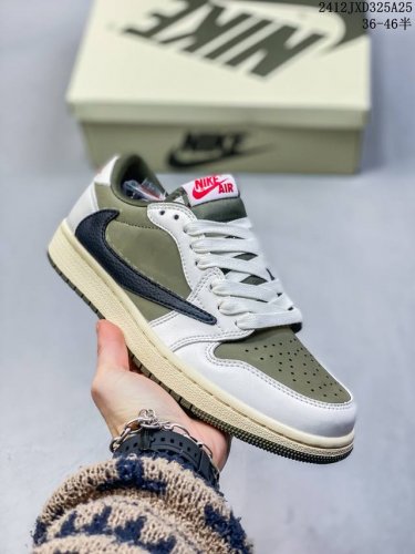 真标带半码 乔丹一代 Air Jordan 1 乔1 低帮aj1倒勾系列 运动鞋复古休闲篮球鞋 提高了与足部的贴合度，给人不一样的穿着体验。鞋底的平稳支撑，让你