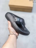 Crocs拖鞋卡骆驰面包人字拖女鞋户外夹脚拖鞋男沙滩鞋 208437 尺码36-45 编码：04Yy321A20