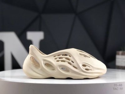 椰子Slide侃爷同款 Yeezy凉拖鞋 夏季洞洞鞋 一字拖外穿沙滩鞋 尺码: 35-48 Tac Ff