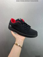 nike Dunk Sb Low 定制配色 定制Dunk Sb顾名思义，具有经典的Dunk血缘，又注入了更多的时尚元素。相较于普通的Dunk滑板鞋，改良版的Du