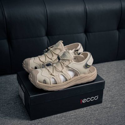 核心私 ecco爱步户外休闲凉鞋 运动包头沙滩鞋凉鞋 新款舒适透气鞋 越野系列 鞋面采用多种材质拼接 透气面料 柔软舒适 清晰质感 贴合脚部 舒心行走 便捷抽绳