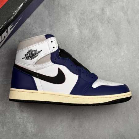 本地510 核心私 air Jordan 1 Retro High Og 高帮 蓝白黑 Aj1 乔丹1代 乔丹篮球鞋系列 鞋身采用了蓝色和白色的组合，鞋面采用白 - 点击图像关闭