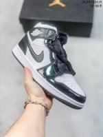 头层小牛皮 耐克 乔丹air Jordan 1 Low Aj1 乔1 乔丹1代aj1 低帮复古文化休闲运动篮球鞋 从1985 年面世的元年款汲取设计灵感，采用简