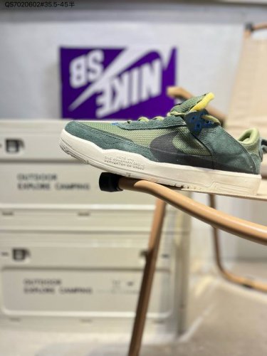 200 Nike Sb Day One新一代滑板鞋 鞋面设有织布物料以提升透气性 耐用的麂皮外接片让你一穿即走，尽情享受踏板和翻板的乐趣Fn4210 Qs702