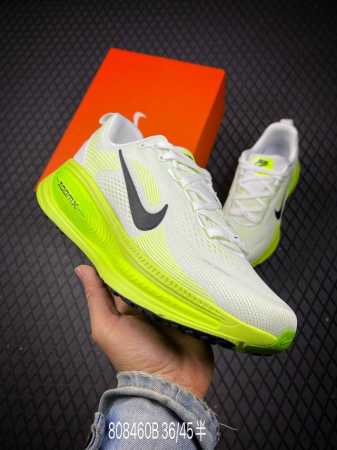 B 公司级Nike Vomero 18 耐克 舒适减震防滑 低帮跑步鞋 全掌Reactx泡绵中底 前掌和后跟还配备了Air Zoom气垫单元 据说跑起来更快更舒 - 点击图像关闭