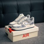 核心私 Air Force 1 原装级别 原楦头原纸板 打造纯正空军版型专注外贸渠道 全掌内置蜂窝气垫 原盒配件 原厂中底钢印、拉帮完美 货号：Kk1988 0