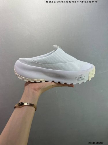 公司级The W Never Stop Mule 北面舒适百搭防滑耐磨低帮生活休闲鞋 织物的鞋面透气性十足 泡棉中底5Cm增高软弹 官方货号: Nfoa8A92