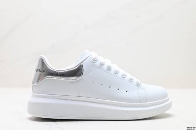 真标意大利高奢品牌Alexander Mcqueen亚历山大 麦昆 Sole Leather Sneakers低帮时装厚底休闲运动小白鞋 货号:553770 W