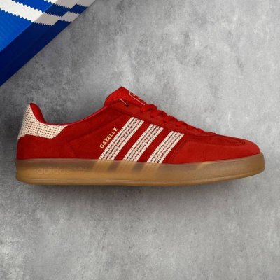 本地 核心私 Adidas Originals Gazelle Indoor W 三叶草休闲防滑耐磨低帮板鞋 蕾丝纹 红色麂皮 鞋头出色设计 塑就出众贴合感 稳