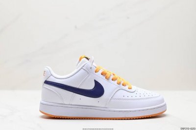 真标nike Court Vision Low 低帮百搭透气休闲运动板鞋，经典耐用的设计，兼顾舒适脚感和出众风范，演绎匠心之作。结构性的支撑贴合感结合复古篮球设