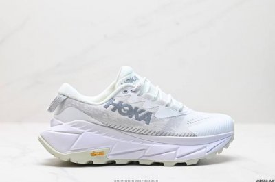 公司级小红书推荐hoka U Skyline-Float X全新配色 这个品牌来自于新西兰的毛利语，Hoka表示大地，One One表示飞越，连起来就是飞越地平