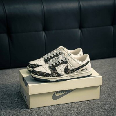 核心私 Nike Dunk 全套原楦原模倾力打造完美版型 独家原厂航空铝磨具打磨大底 鞋头坡度极致还原 无解鞋型 原盒原配 圈内天花板工艺 原厂冲刀 超高清洁度