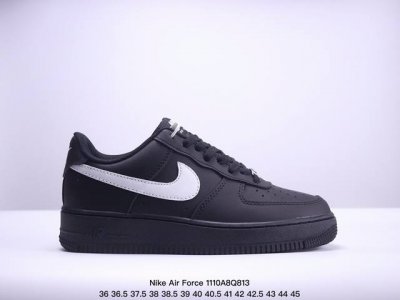 真标耐克Nike Air Force 1‘07 SE 空军一号低帮百搭休闲运动板鞋。柔软、弹性十足的缓震性能和出色的中底设计，横跨复古与现代的外型结合，造就出风