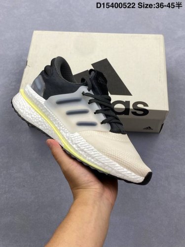 adidas X_plrboost 款 爆米花跑鞋 全新跑鞋 爆米花针织鞋面休闲运动慢跑鞋 依旧采用了针织鞋面的设计 但是鞋面的设计语言却并不单调 半透明的鞋面