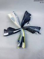 Ecco爱步男鞋2025夏季新款男士透气网面休闲鞋镂空运动鞋 鞋面由透气三明治网布与质感牛皮拼接 纹理清晰触感细腻舒适 高频加持Logo 激活品牌属性 打破沉闷